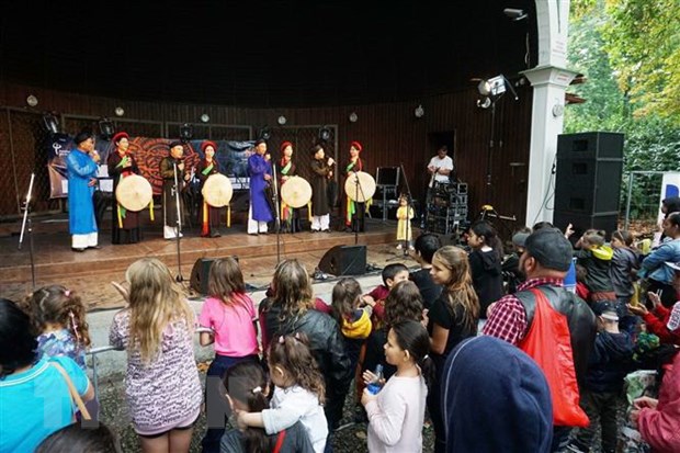 Vietnamese people actively promote cultural identity in Czech Republic